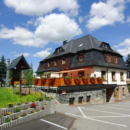 Hotel Vierenstrasse Neudorf  Ngoại thất bức ảnh