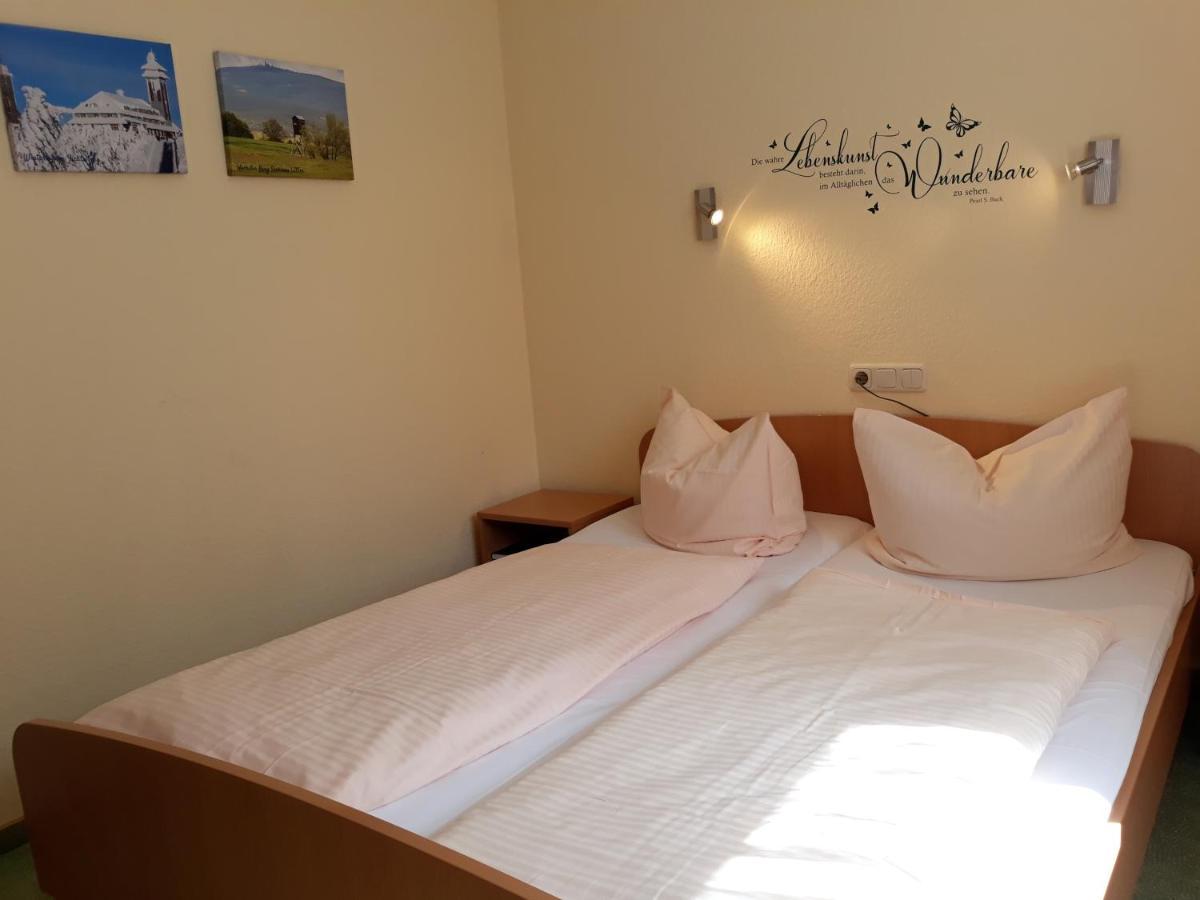 Hotel Vierenstrasse Neudorf  Ngoại thất bức ảnh
