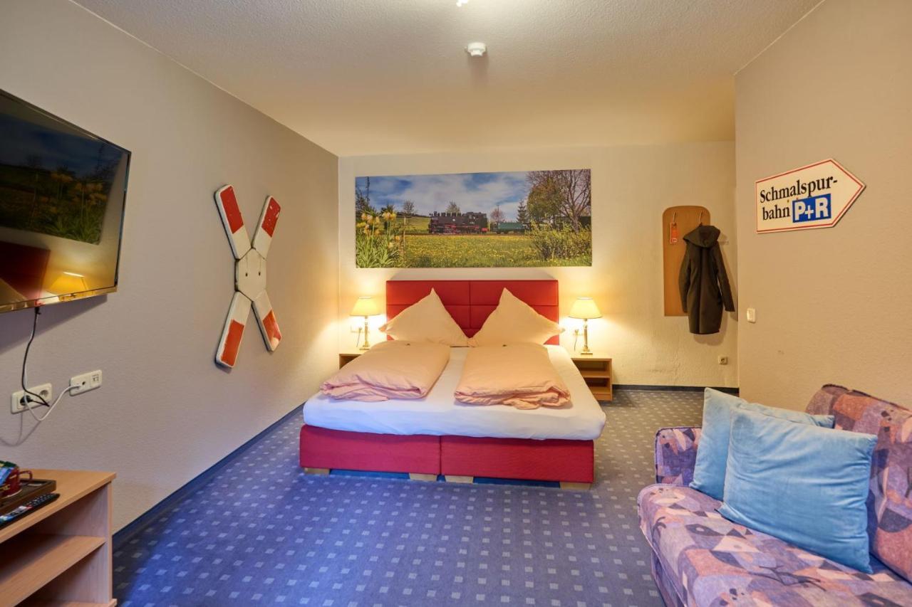 Hotel Vierenstrasse Neudorf  Ngoại thất bức ảnh