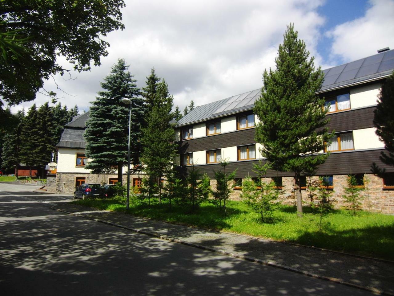 Hotel Vierenstrasse Neudorf  Ngoại thất bức ảnh