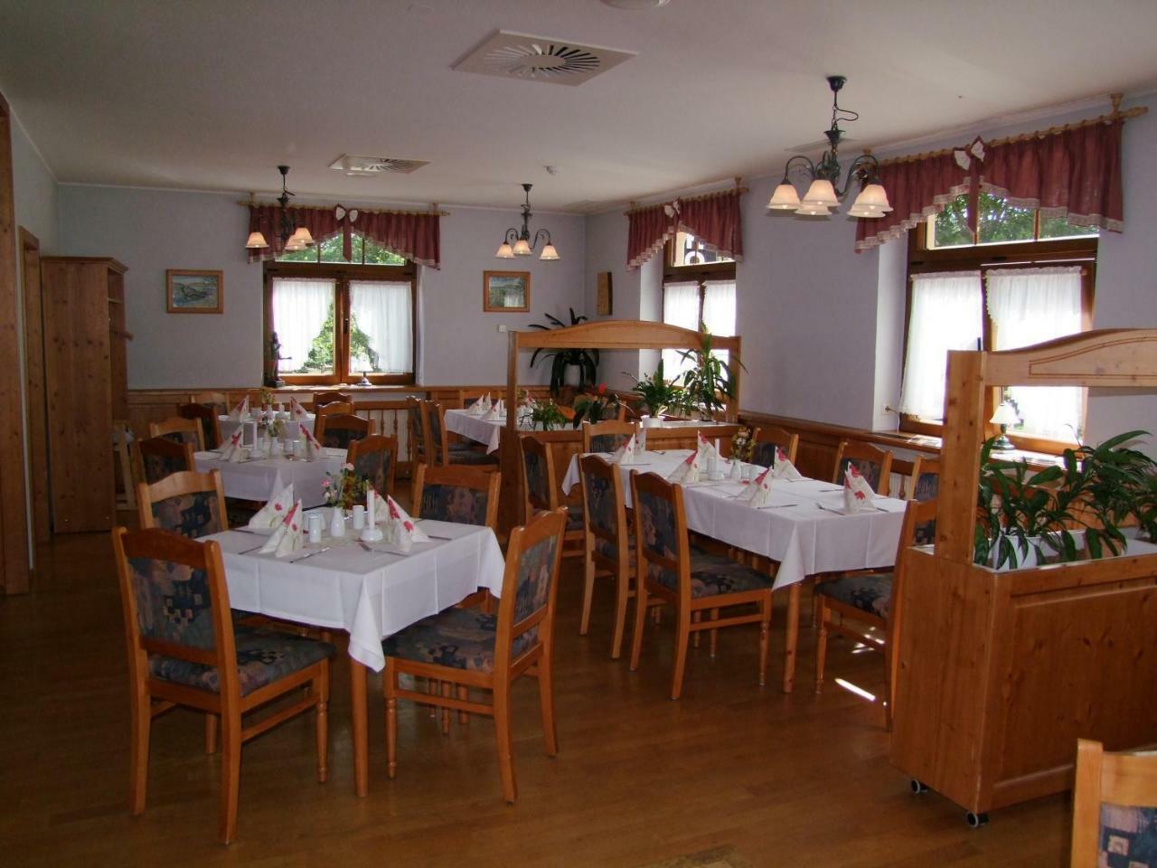 Hotel Vierenstrasse Neudorf  Ngoại thất bức ảnh
