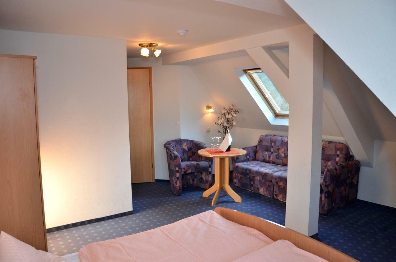 Hotel Vierenstrasse Neudorf  Ngoại thất bức ảnh