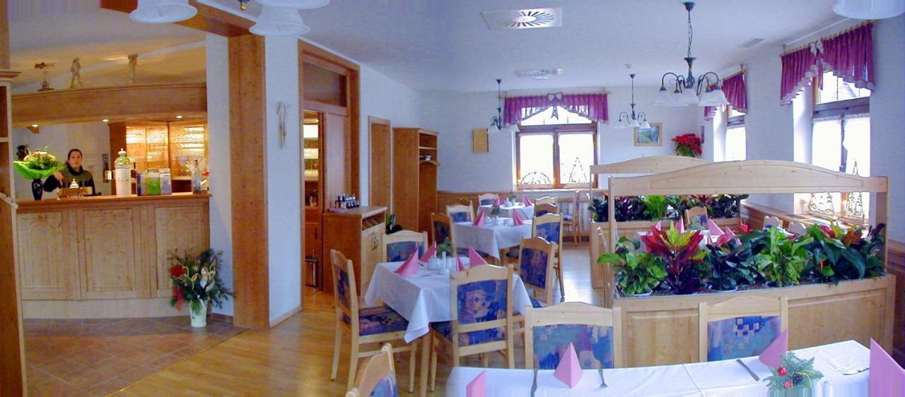 Hotel Vierenstrasse Neudorf  Ngoại thất bức ảnh